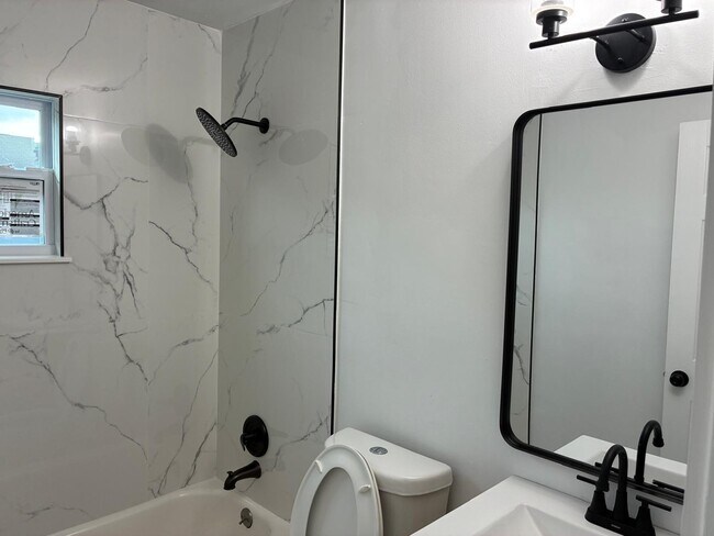 Foto del edificio - 4854 Weymouth St