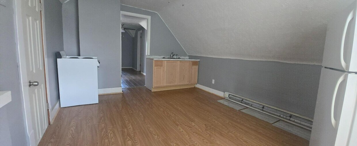 Foto principal - 12406 Saywell Ave