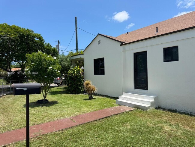 Building Photo - 2160 NW 30th St