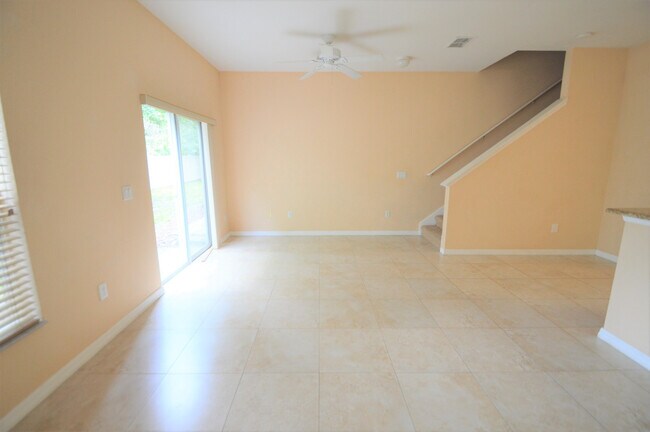 Foto del edificio - CASSELBERRY: Townhome in Devon Place