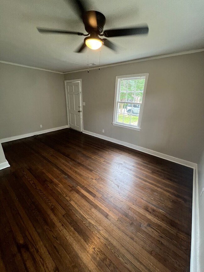 Foto del edificio - Two bedroom one bath