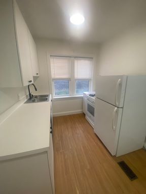 Foto del edificio - 7338-105 Forsyth Blvd