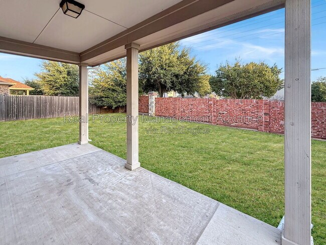Building Photo - 1290 Lasso Dr