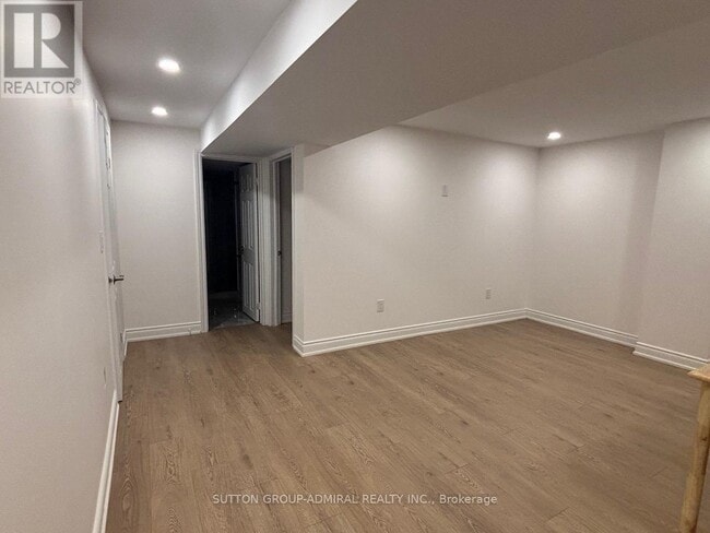 Building Photo - 16 Glenbury Dr
