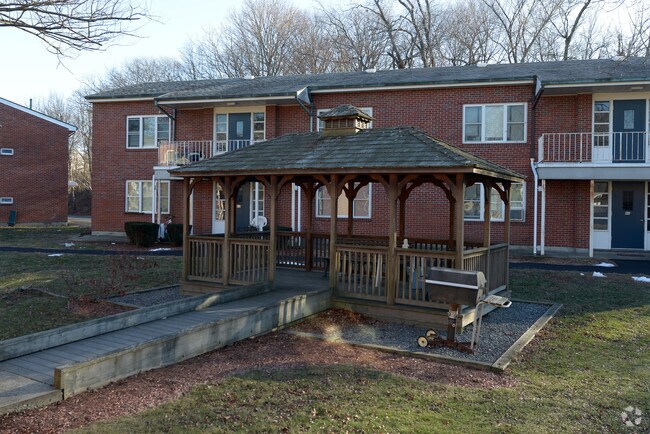 Foto del edificio - Louis George Village