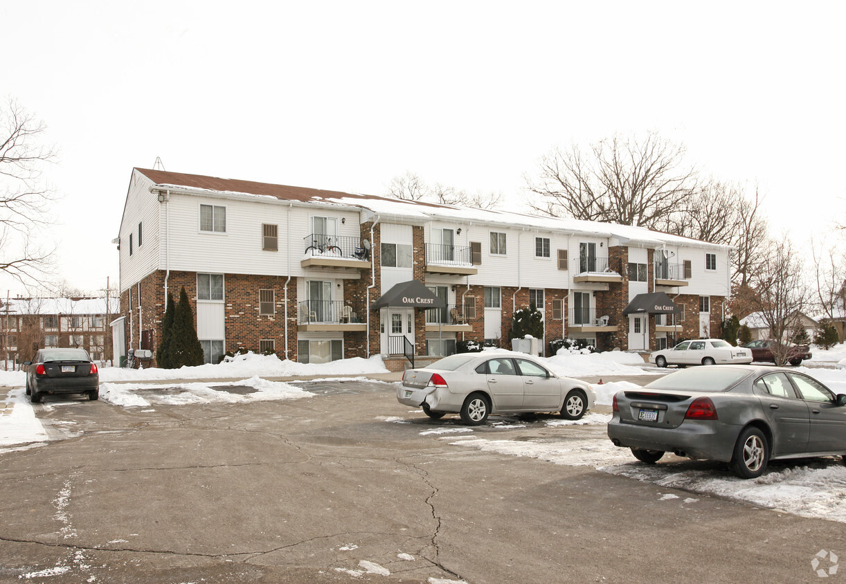 Primary Photo - Oak Crest