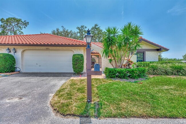 Foto del edificio - 5651 Golf Pointe Dr
