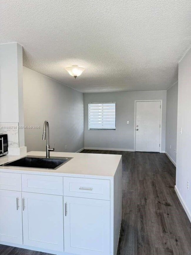 Foto del edificio - 5290 W 21st Ct