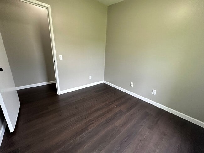 Building Photo - 3 bed, 2 bath remodeled Home for rent in W...