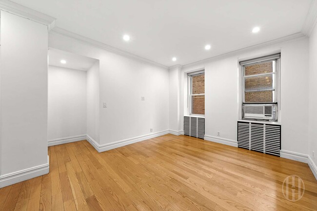 Building Photo - 26 E 63rd St