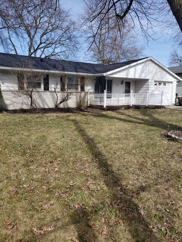 Primary Photo - 3 BR House Near Snider High School