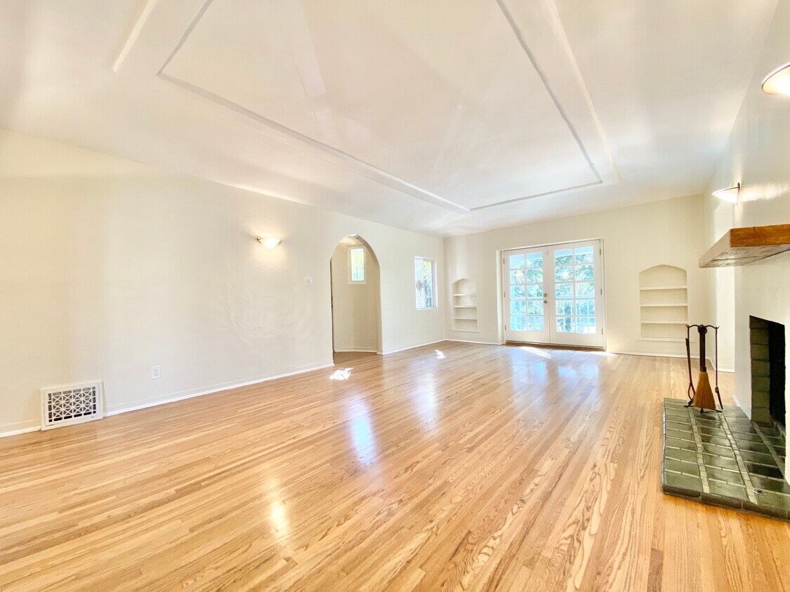 326 S Spalding Dr Unit 326, Beverly Hills, CA 90212 326 S Spalding Dr