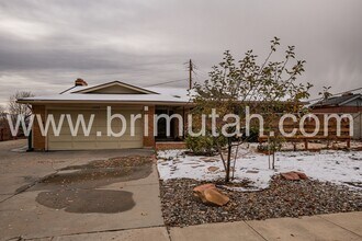 Building Photo - 3608 Eastwood Dr