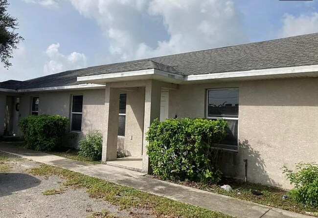 Foto del edificio - 3371 SW 4th Ave