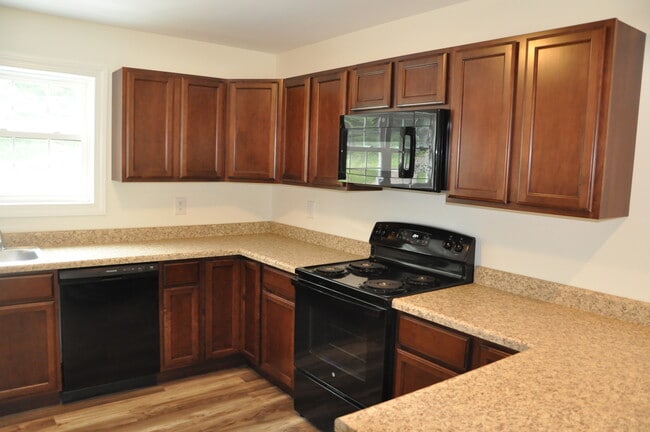 Building Photo - 12 Cattail Cir