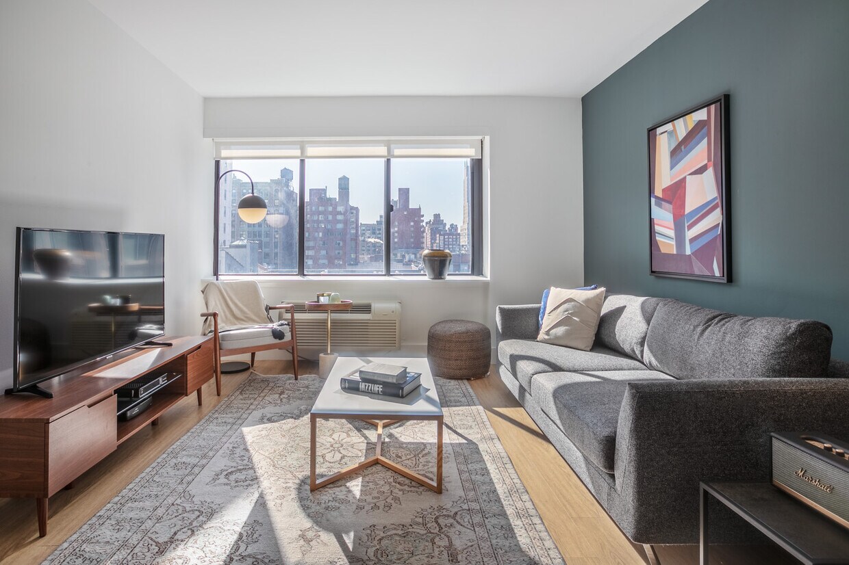 Primary Photo - The Chelsea, 160 W 24th St