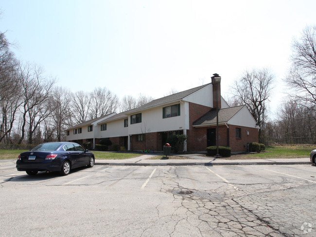 Casas adosadas - Poquonnock Village Senior and Family Housing