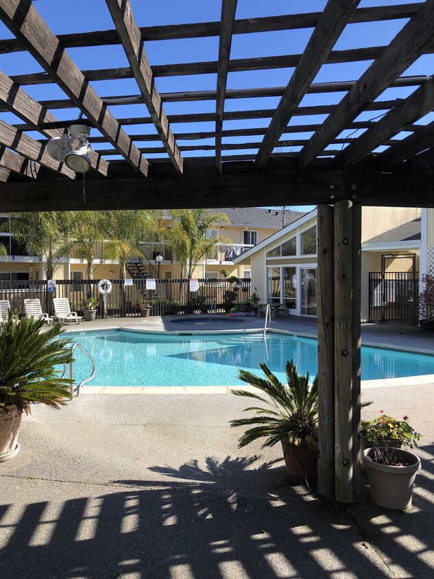 Foto principal - 3076 Marlow Rd
