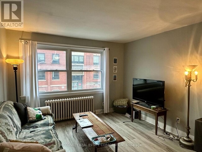 Building Photo - 324 Charlotte St