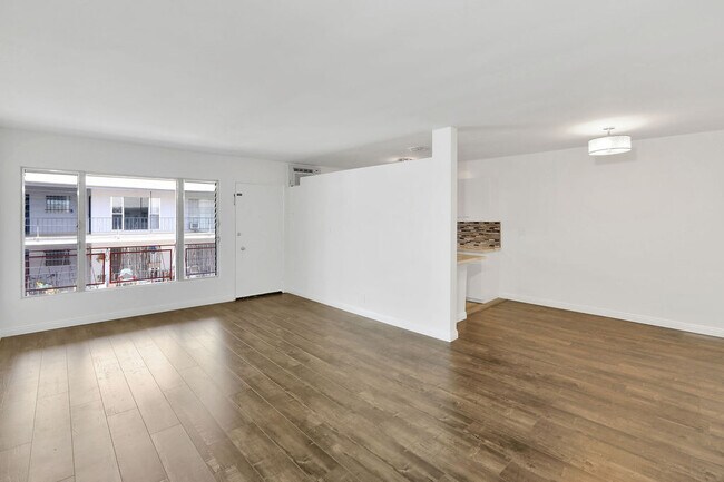Foto del edificio - 7600 Romaine St