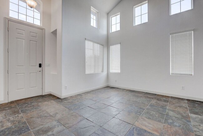 Foto del edificio - 9931 Rockside Ave