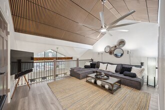 Building Photo - 500 River Rd