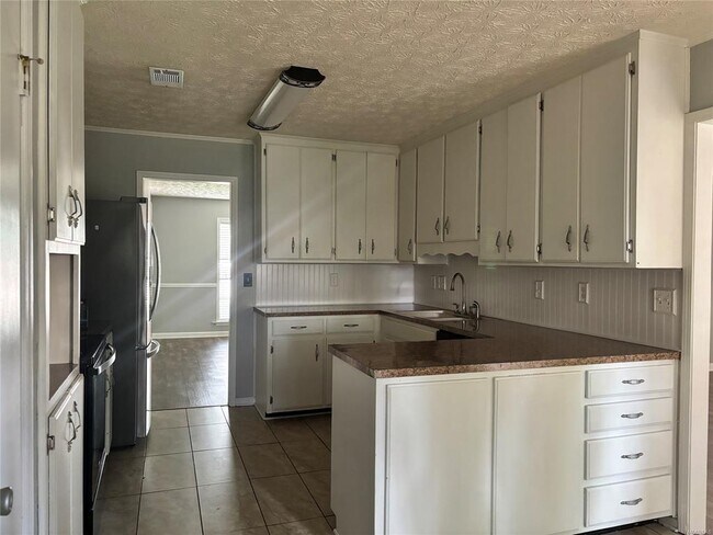 Building Photo - 7132 Bentley Ct