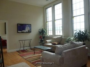 Foto del edificio - 13 Dartmouth St