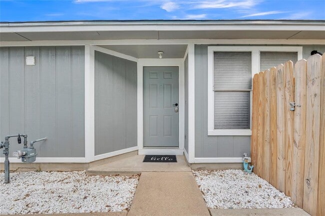 Building Photo - 1507 Hollow Tree Blvd