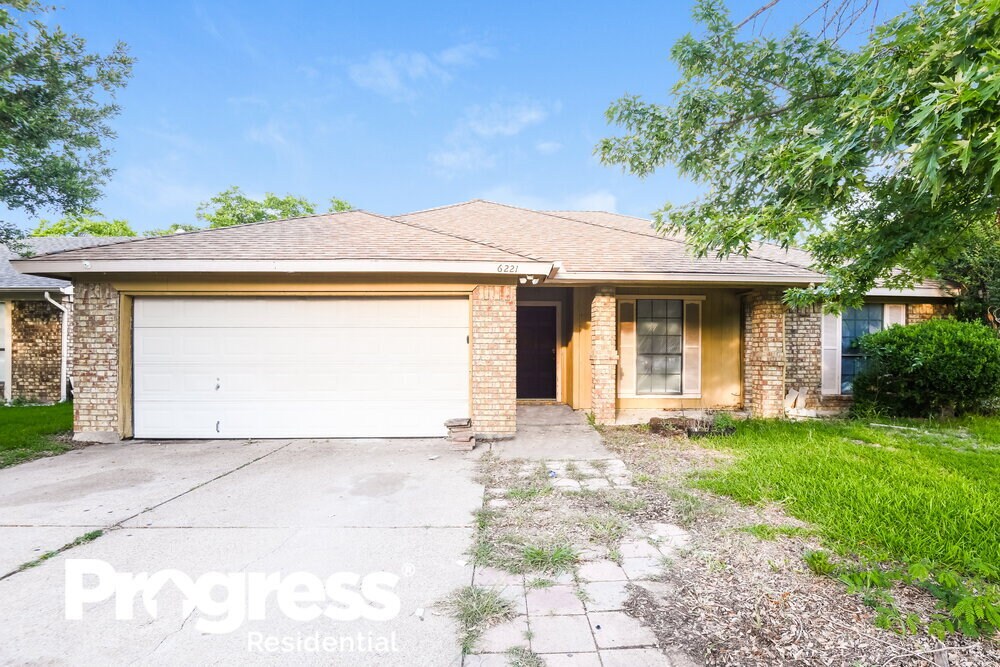 6221 Valley Ct, Arlington, TX 76002 House Rental in Arlington