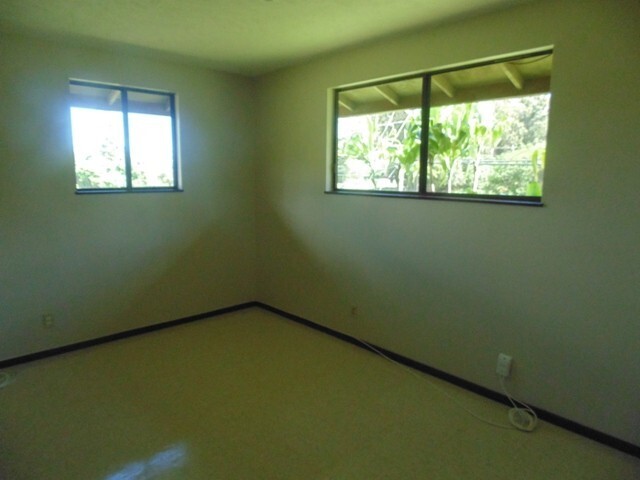 Building Photo - 2 Bedroom / 1 Bath House $2250.00