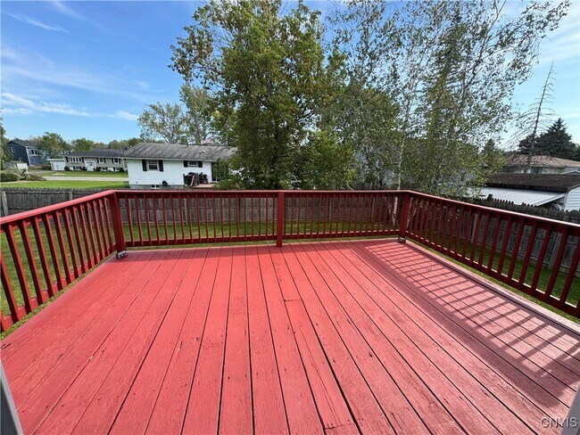 Building Photo - 7870 Oneida Trail