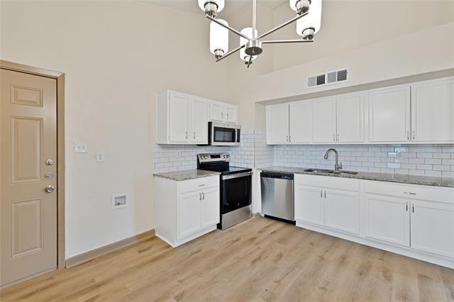 Foto del edificio - 9456 Culberson St