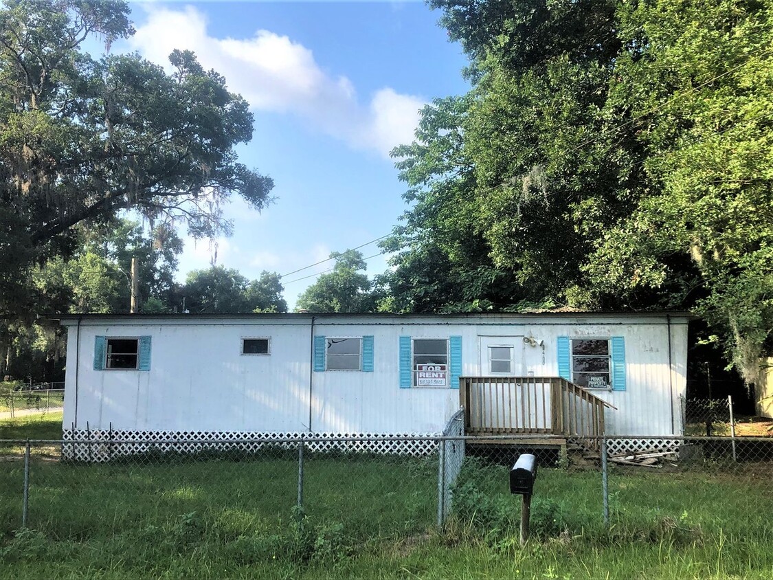 Primary Photo - Dade City 2BR Mobile Home! Gorgeous Floors...