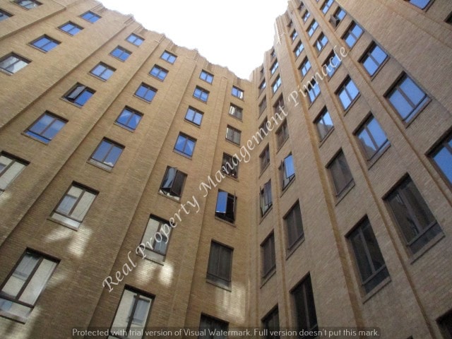 Primary Photo - 114 W. Adams Street #307