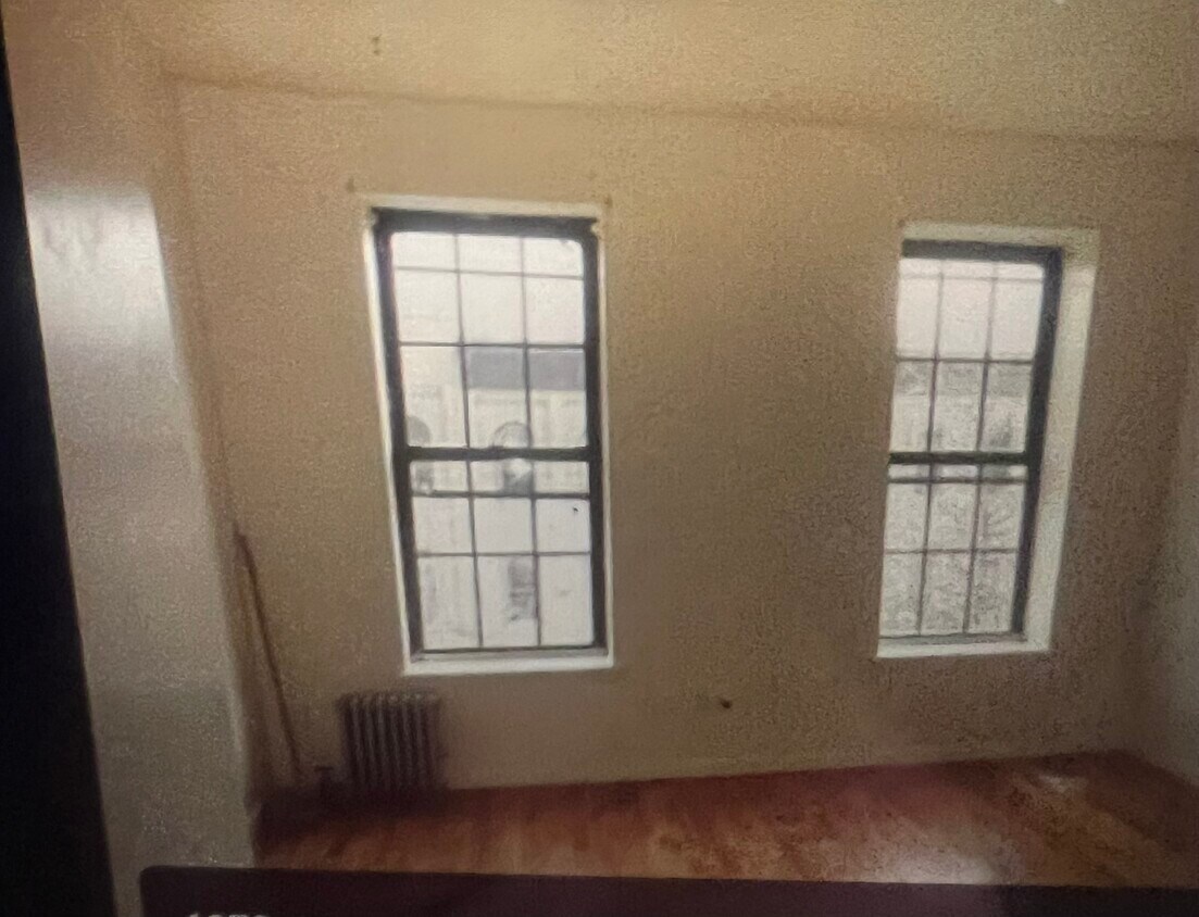 Bedroom - 1081 Rogers Ave