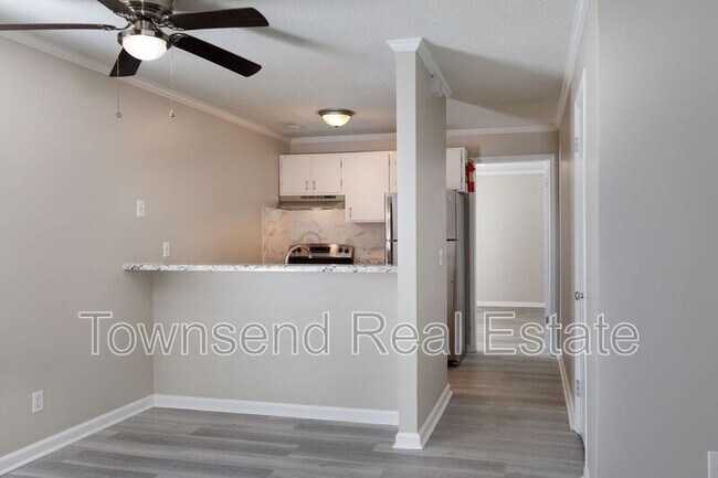 Building Photo - 5849-C Century Oaks Drive