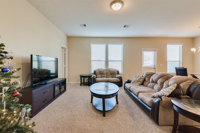 Foto del edificio - 8127 Running Brook Ln