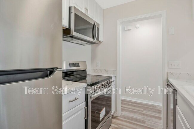 Foto del edificio - 4221 Brookside Dr