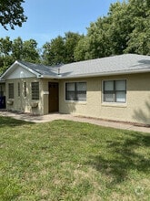 Building Photo - 417 E Hulse St