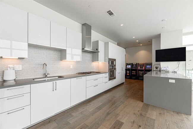 Foto del edificio - 4521 San Felipe St