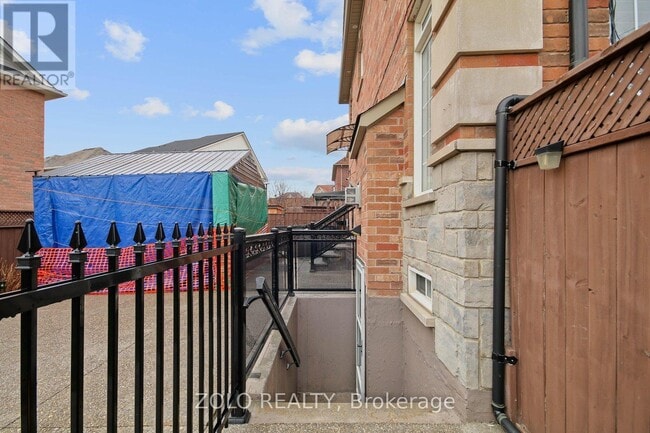 Building Photo - 16 Sergio Marchi St