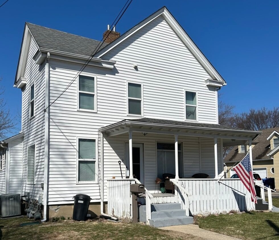 Foto del edificio - 325 W 5th St