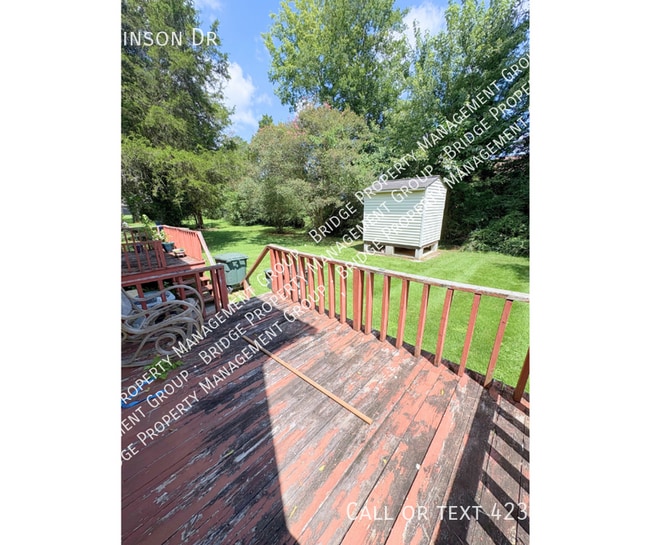 Building Photo - 6929 Robinson Dr