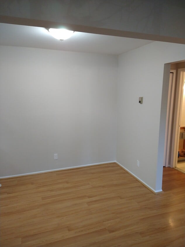 Building Photo - 803 Plate St