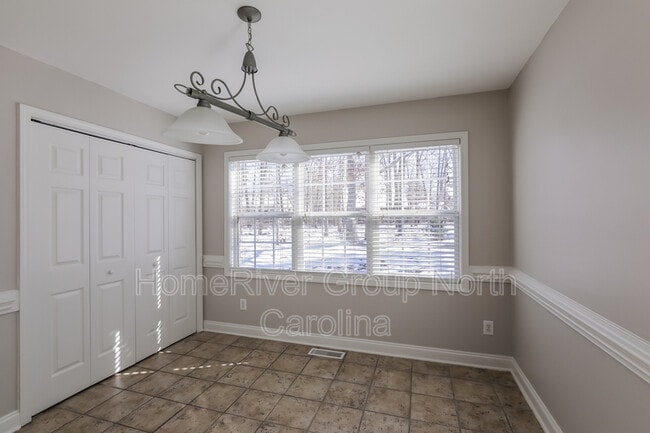 Building Photo - 1608 Battle Ln