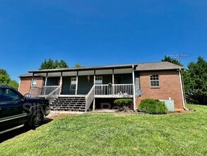 Building Photo - 210 Chota Vw