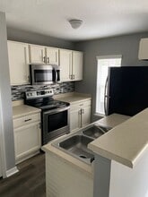 Building Photo - 7056 St Ives Ct