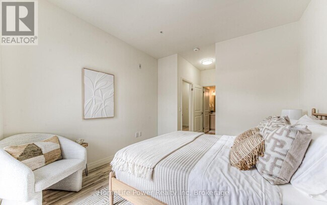 Photo du bâtiment - 301 Westmount Rd W