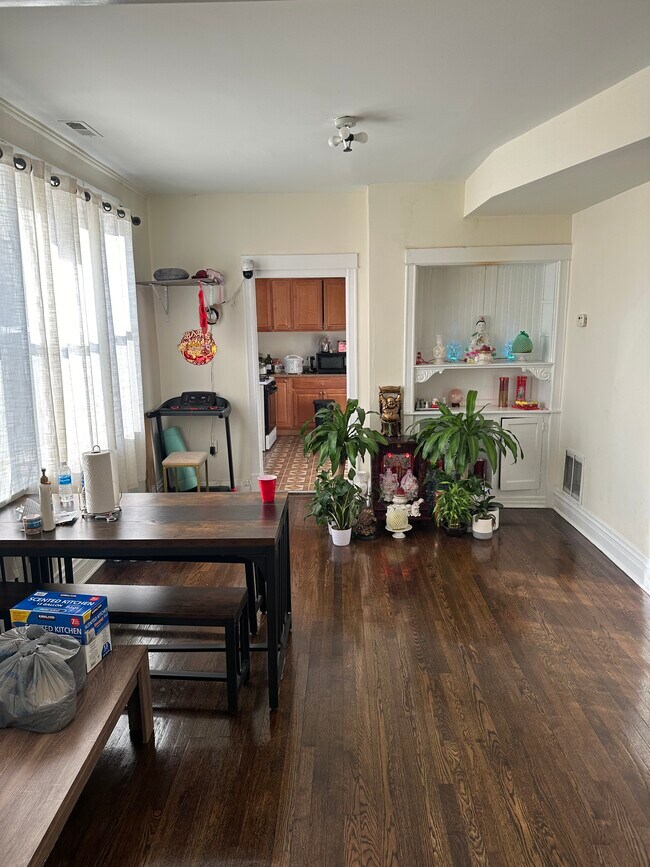 Foto del edificio - 1744 W Foster Ave